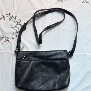 Elegant Black Leather Shoulder Bag